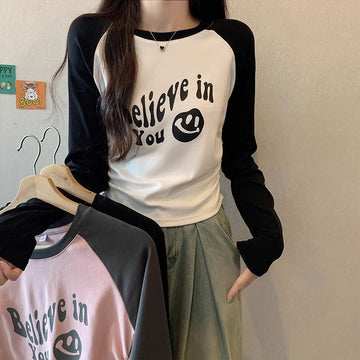 This year's trend is raglan sleeves, pleated waist, long sleeves, slim crew neck, straight shoulder T-shirt, women's pre-fall print base top