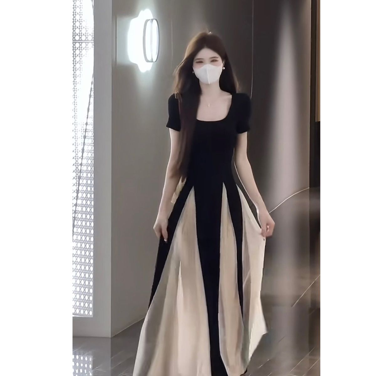 فستان نسائي مقاس كبير بخياطة متباينة وتصميم سمين مم وفتحة رقبة مربعة ومزاج صيفي نسائي تنورة طويلة رقيقة تغطي الجسد