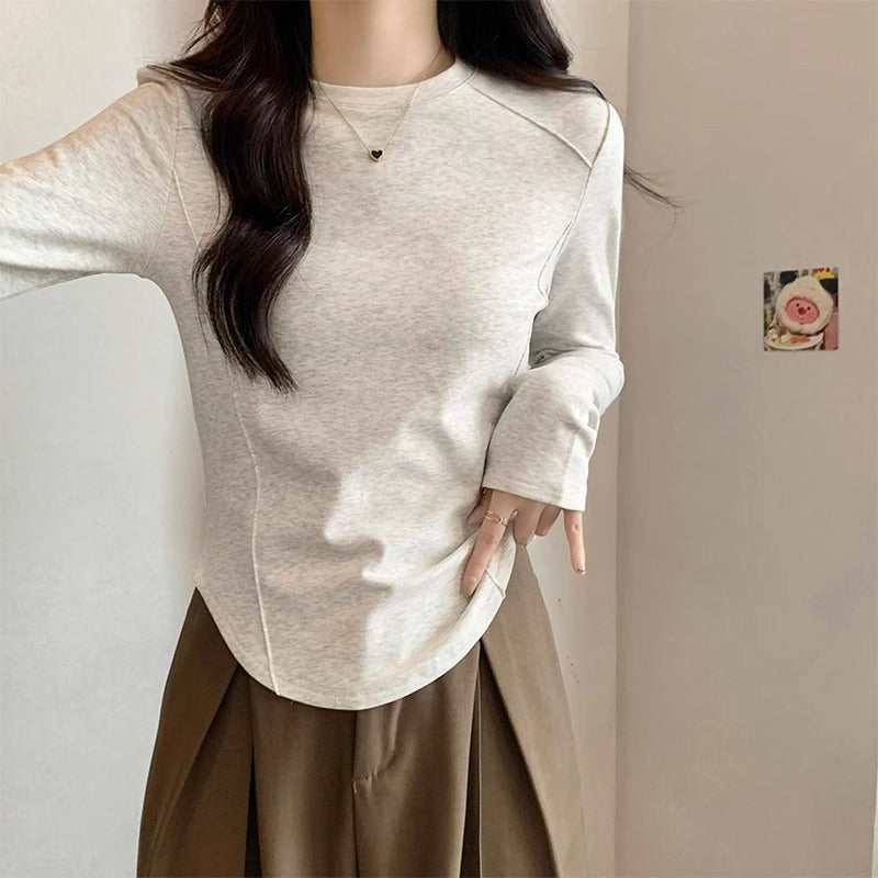 White long-sleeved base shirt for women in autumn and winter with a short herringbone top, a slim fit and brushed T-shirt