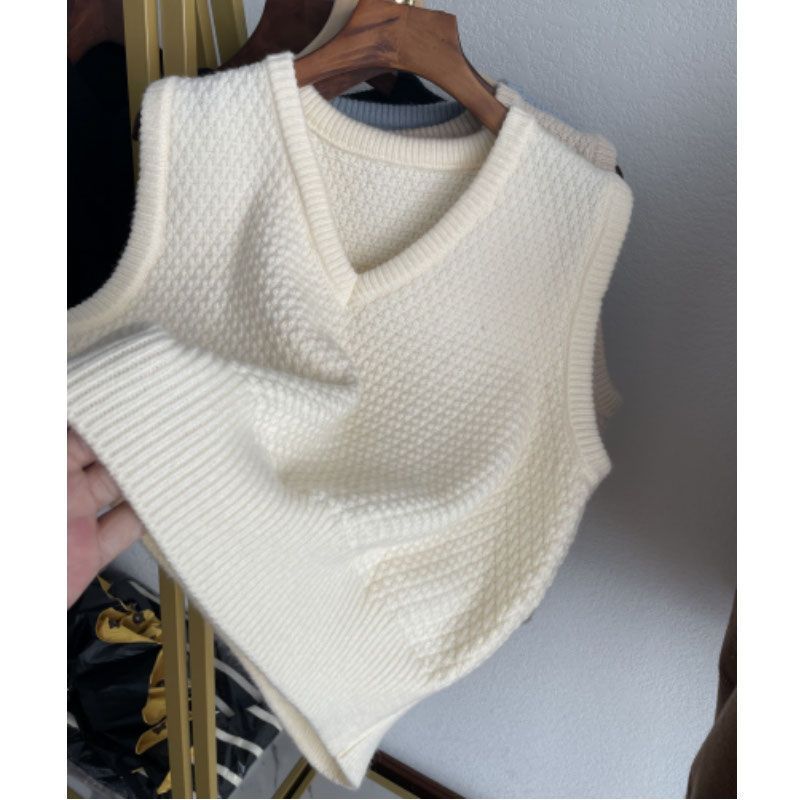 2025 Kan shoulder warm glutinous V-neck solid color primer knitted women's sweater horse clip autumn and winter new style of foreign air protection