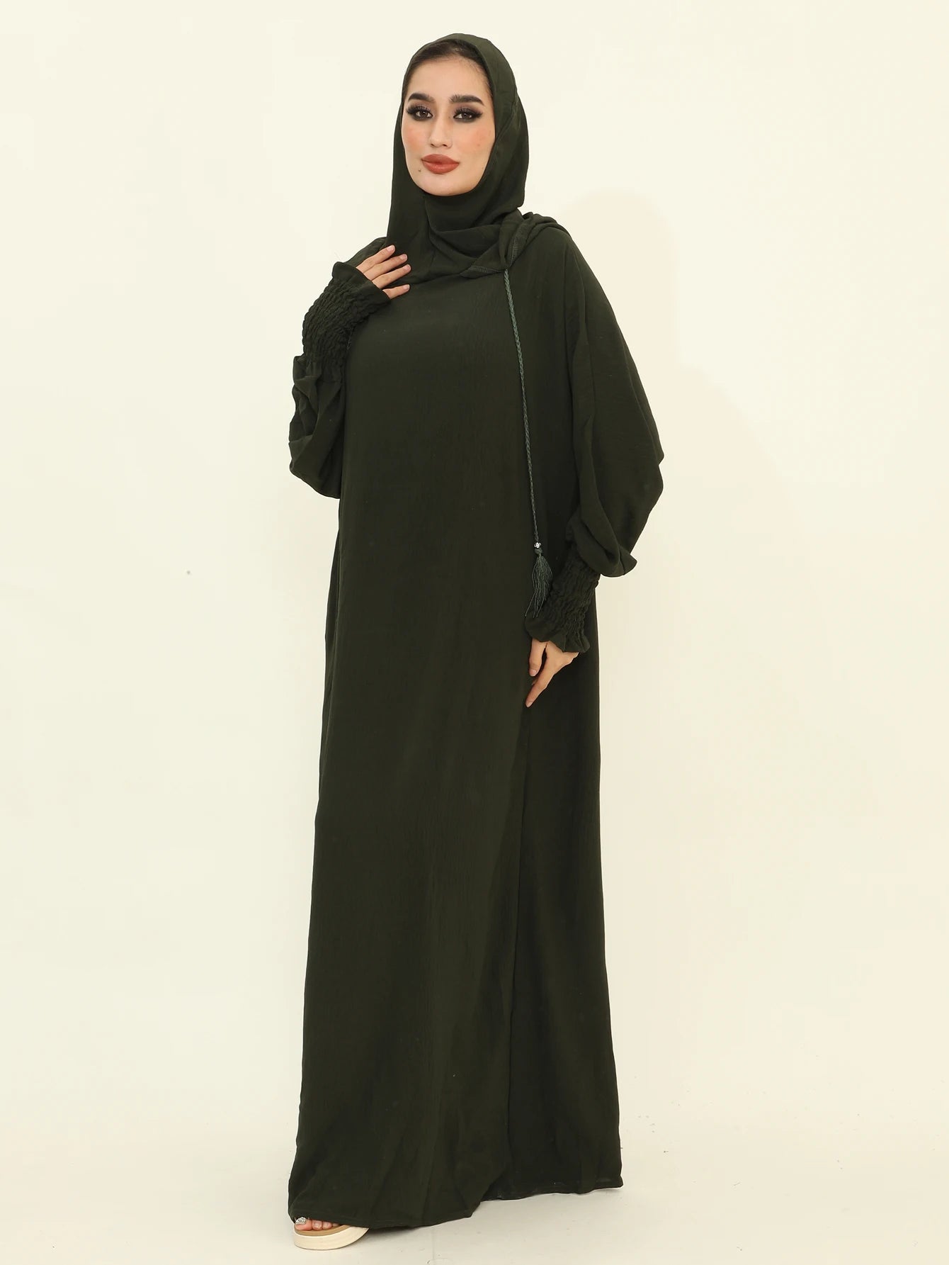 Modest Islamic Dresses And Abayas for Women Dubai & Moroccan Styles with Hijab Muslim Prayer Clothes Umrah Essentials