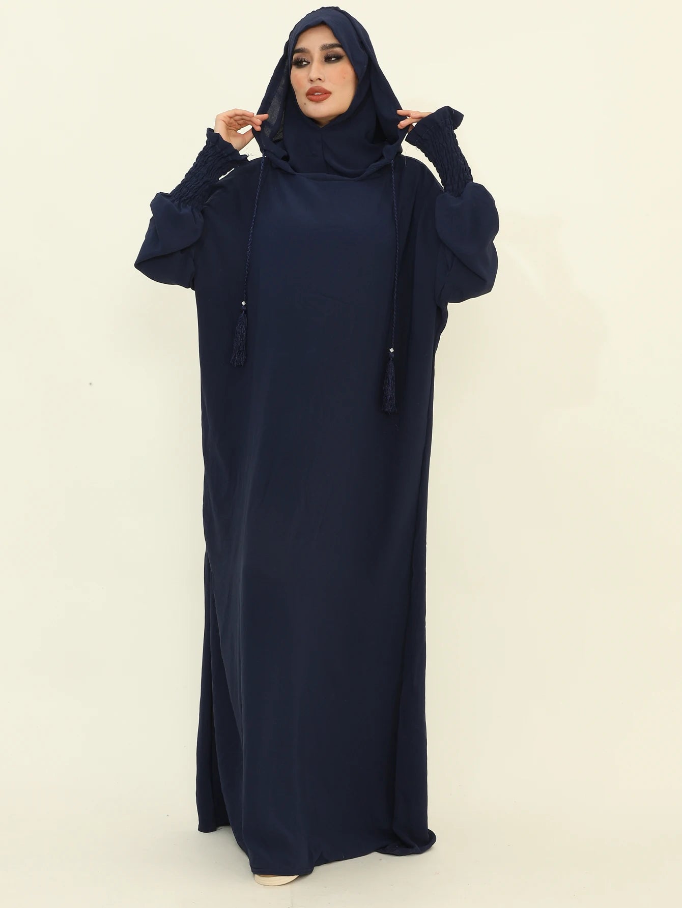 Modest Islamic Dresses And Abayas for Women Dubai & Moroccan Styles with Hijab Muslim Prayer Clothes Umrah Essentials