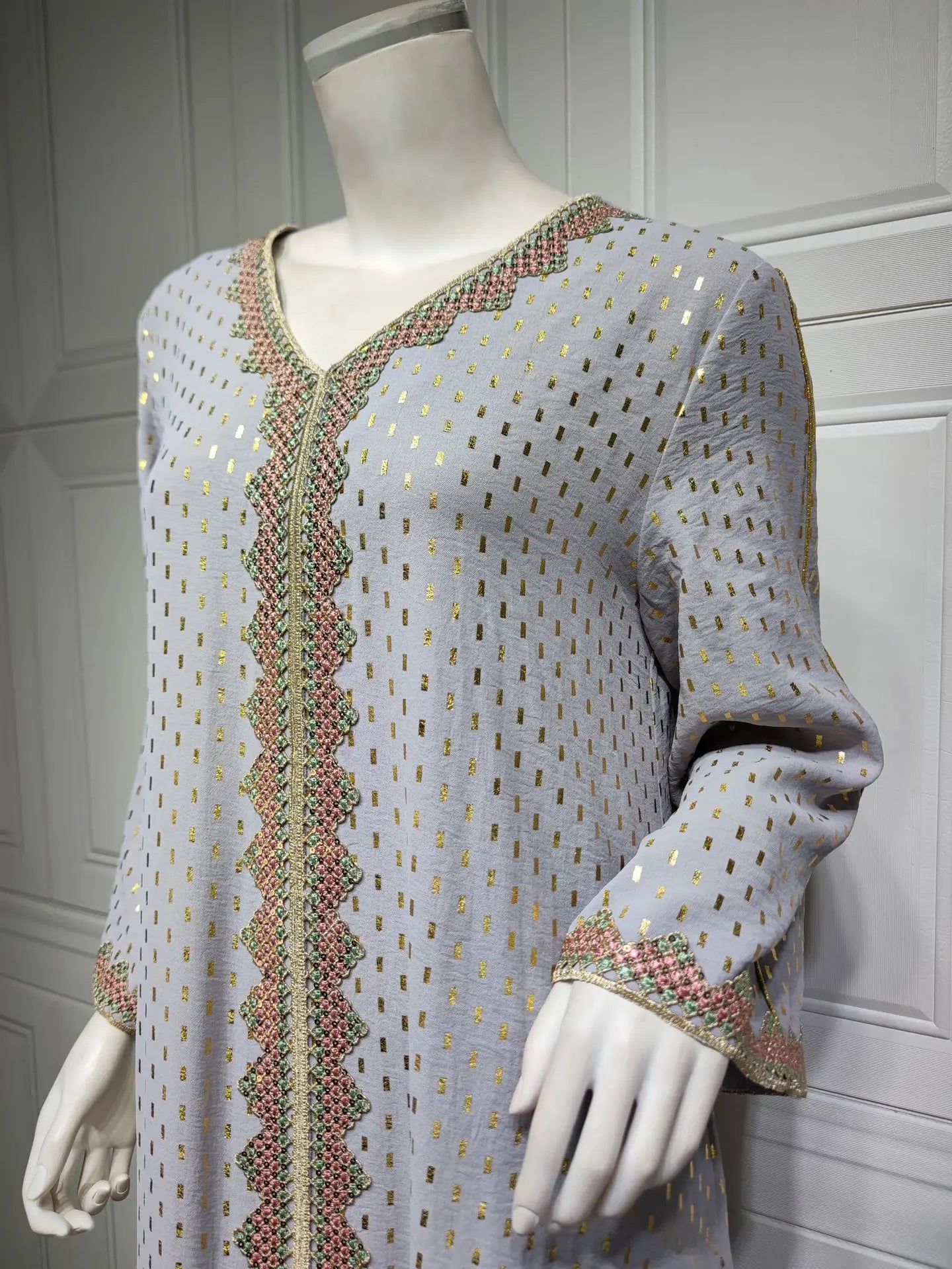 Modest Muslim Maxi Dress For Women Spring 2025 Lace Tape Trim V Neck Long Sleeve Loose Arab Oman Dubai Gold Stamping Robe Pink