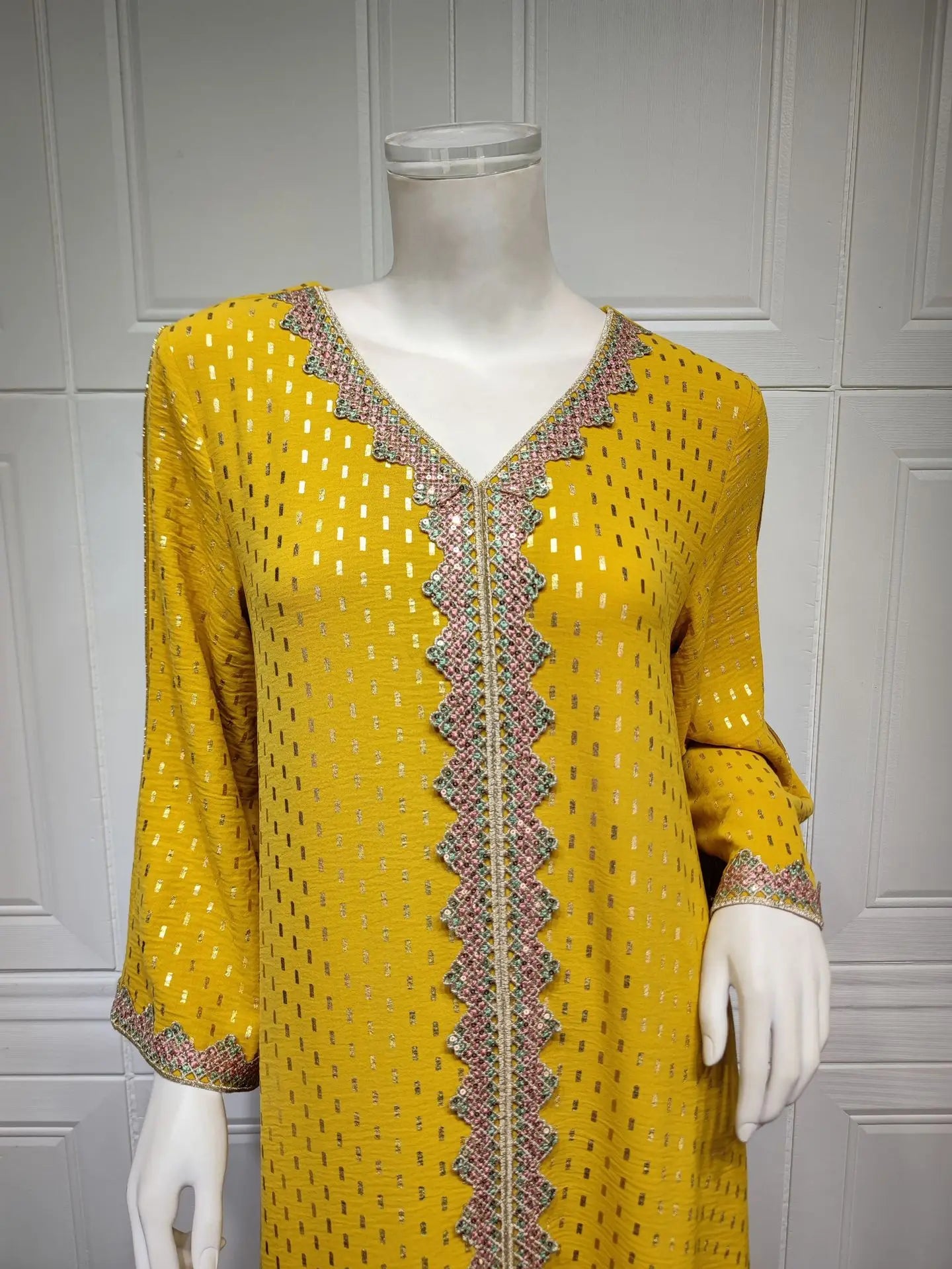 Modest Muslim Maxi Dress For Women Spring 2025 Lace Tape Trim V Neck Long Sleeve Loose Arab Oman Dubai Gold Stamping Robe Pink