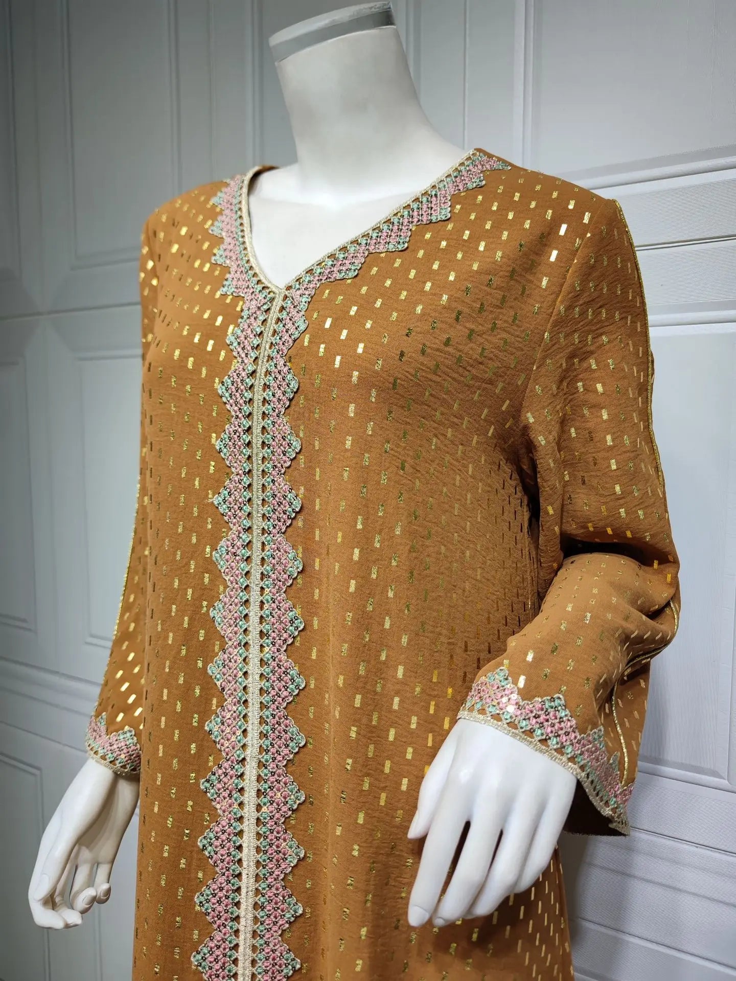 Modest Muslim Maxi Dress For Women Spring 2025 Lace Tape Trim V Neck Long Sleeve Loose Arab Oman Dubai Gold Stamping Robe Pink